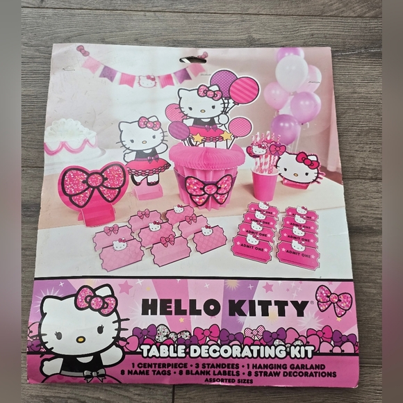 Hello Kitty Other - Hello Kitty Table Decorating Kit NIP
